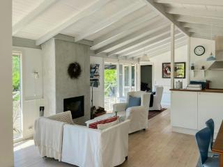Wooden Summer Home With South-Facing Patio - Dronningmølle - 3
