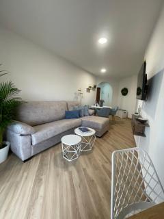 Carihuela Beach I by Holiday Homes Málaga - Torremolinos - 3