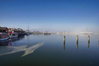 Hausboot Lydia mit Sauna und Elektrokamin - Hausbooturlaub auf Rügen - 8