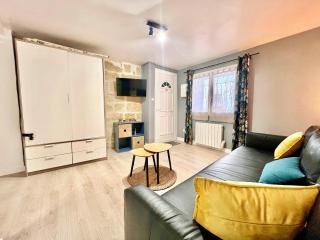 Studio du Clocher - Centre Historique, Cosy, Wifi, 2 personnes - Istres - 2