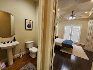 Spring Break Private Pool Galleria Home KING BED - Houston - 9