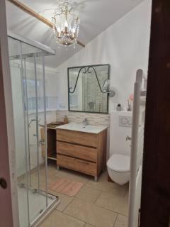 A La Maison - - 3