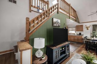 Cozy cabin w hot tub, fire pit & pet-friendly - 1