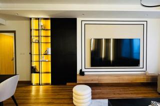 Burj View 3BDR with Rooftop Infinity Pool - 7