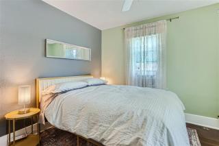 At S. Broadway An Artsy Bungalow Close to DU And Cherry Hills - 6