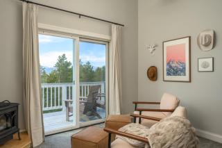 Luxe 4BR Mtn Retreat With Stunning Views Near Ski AndHikes - 8