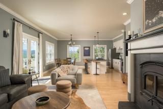 Luxe 4BR Mtn Retreat With Stunning Views Near Ski AndHikes - 7