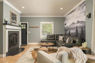 Luxe 4BR Mtn Retreat With Stunning Views Near Ski AndHikes - 5