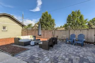 A Pet Friendly And Remodeled I Near RiNo Where Sleeps 7 - 2