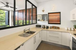 Ocean Horizons with Coral Sea Views - Trinity Beach - 3