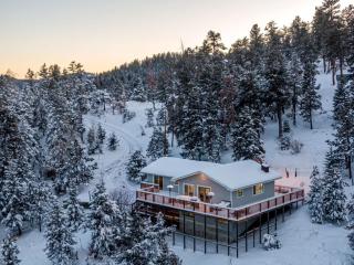 Mountain Top Getaway With A Hot Tub - 1