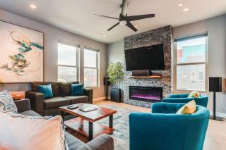 Modern And Spacious Townhouse Blocks from Downtown - 8