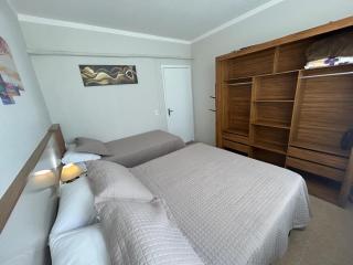 Praia De Palmas, apartamento 2 quartos, completo próximo a praia e todo comercio - Governador Celso Ramos - 1