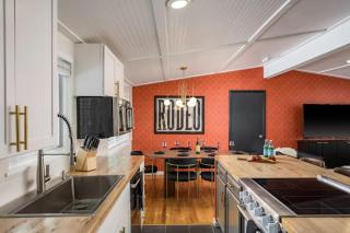 NEW Home The Wild Western With 5 Bed At Denver Proper - 5