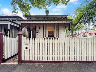 Flemington Escape with private rooftop area - 0