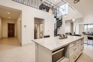 Luxury Loft With Skyline Viwes In RiNo - 5