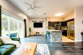 Full House HotTub Mins to UCF - 5