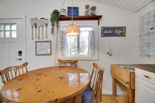 Family Friendly Cabin With A Firepit And A Hot Tub In Heart of Poconos - 4