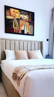 Marina View 2BR Near Metro - 5