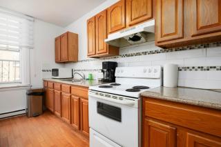 Prime Location Gorgeous 4BR Downtown MTL - Montréal - 5