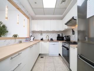 Elegant and Spacious 2-Bedroom Apartment in JVT - 2