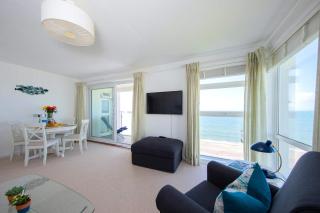 High-End Beachfront Getaway Sea View King Bed - East Wittering - 6