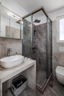 Central penthouse studio with Jacuzzi in Varkiza - Vári - 3