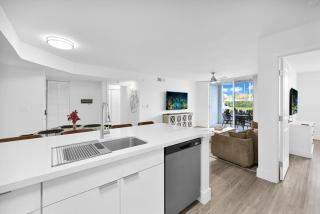 Relaxation & Luxury Pool GYM Parking WIFI - Deerfield Beach - 1