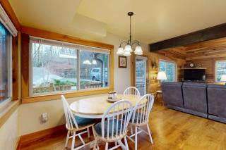 2 Bed 2 Bath Vacation home in Whittier V - Whittier - 4