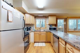 2 Bed 2 Bath Vacation home in Whittier V - Whittier - 2