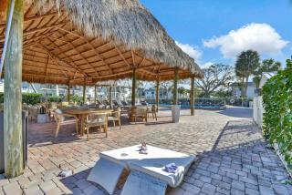 Serene Poolside Getaway Lake Access Parking - Boca Raton - 6