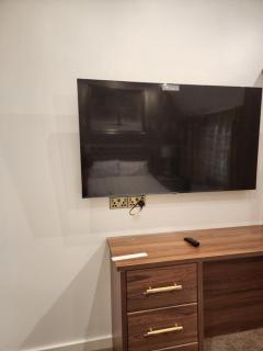 CITY CENTRE LUXURY House WITH THREE VERY LARGE SIZE BEDROOMS - Belfast - 8
