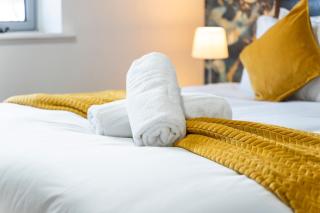 Stylish City Centre Apartment- 3 Beds - 1