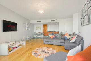 Cozy 1-Bed Flat - Charming Vibe - 8