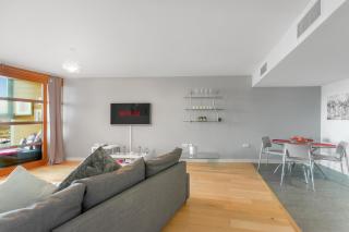 Cozy 1-Bed Flat - Charming Vibe - 8