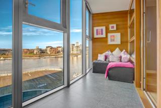 Cozy 1-Bed Flat with Gym Access & Charming Vibe - Londra - 0