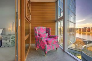 Cozy 1-Bed Flat - Charming Vibe - 5