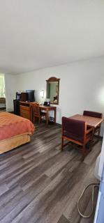 Travel Inn & Suite - 4