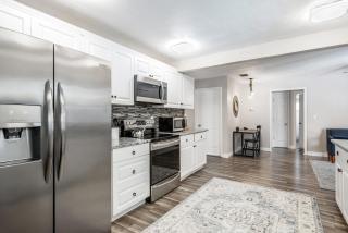 110th Terrace Renovated Largo Pool Home - Largo - 2