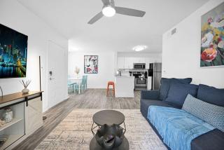 Elegant 1BR Retreat with Pool Gym Tennis Court - Deerfield Beach - 2