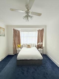 Luxury House in Ilford 21 minute Train journey from Central London - Ilford - 7