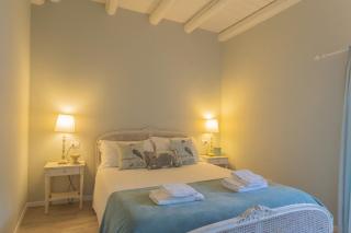 Jacuzzi vista lago - Country House Bellosguardo - 6