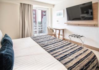 Hotel Velvet Plaza - 4