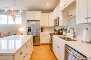 410B The King Neptune House - 2