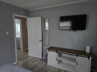 Cozy Haven in Hampton Roads Near Beaches, Military Bases & Historic Sites - 4