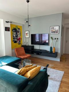 Luxury Artistic Apartment - Skopje - 0