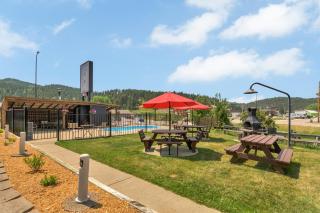 Lantern Inn - Hill City - 1