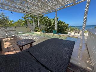Casa Arsha Beachfront Paradise - 9