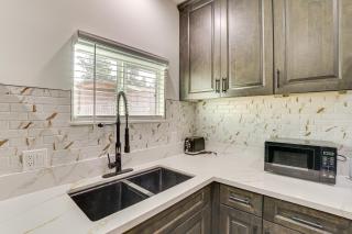 5 Mi to Metrolink Pet-Friendly Los Angeles Home! - Sylmar - 2