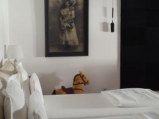 unique, top floor, individual suite - Budapest - 9